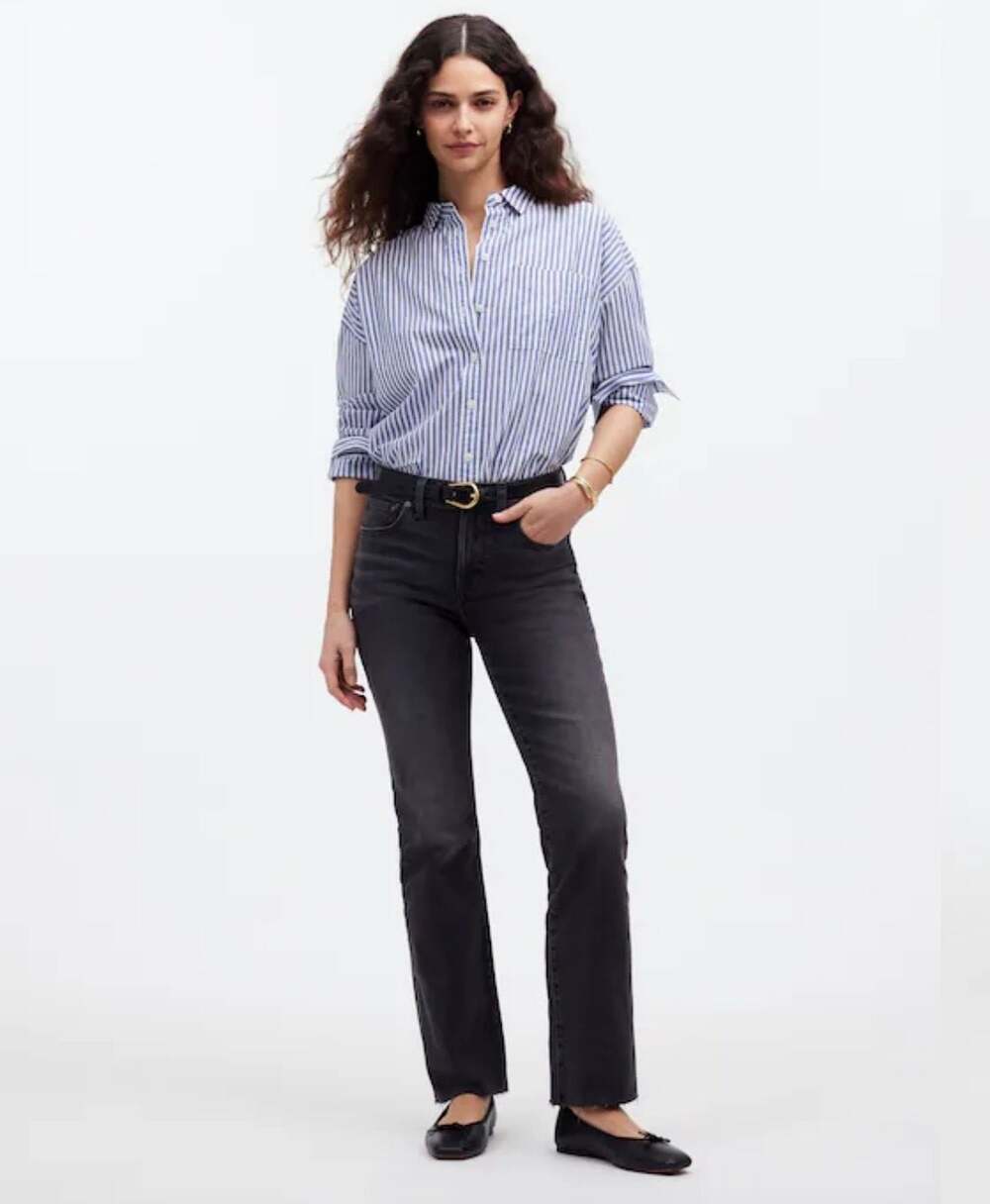 Madewell Mid-Rise Kick Out Jeans in Black, Size 30T